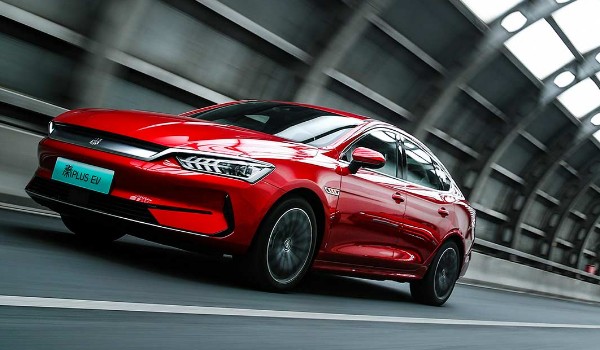 純電動汽車排名及價格一覽 榮威ei5售價14萬(續航可達501km)
