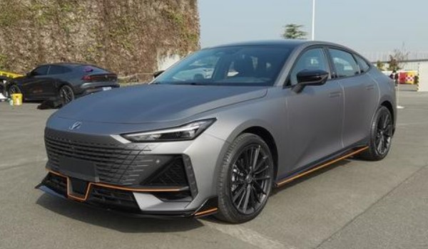長安univ發動機怎么樣 輸出馬力可達233匹(搭載1.5T和2.0T發動機)