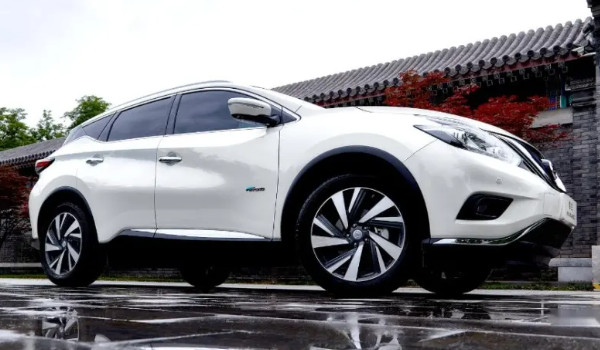 日產樓蘭這車怎么樣值得買嗎 百公里油耗9.5L(馬力可達186匹)