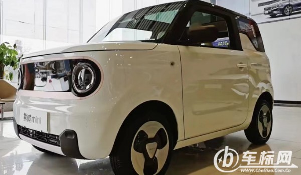 熊貓迷你參數(shù)配置詳解 續(xù)航可達200km(車身長達3米)