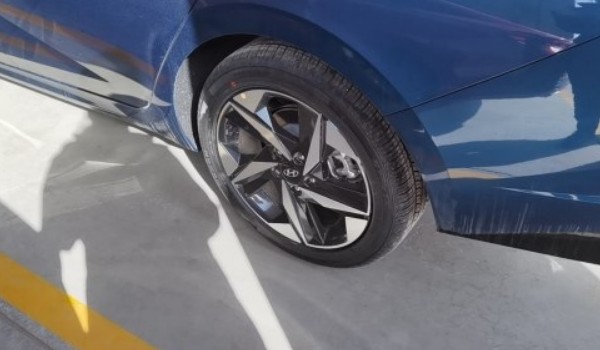 北京現代菲斯塔輪胎型號 輪胎尺寸為225/40 r18