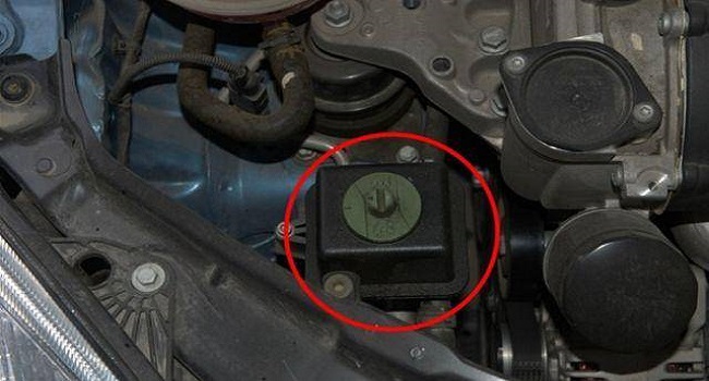 變速箱油多長時間換一次，不同車型更換時間不同根據保養手冊說明進行更換
