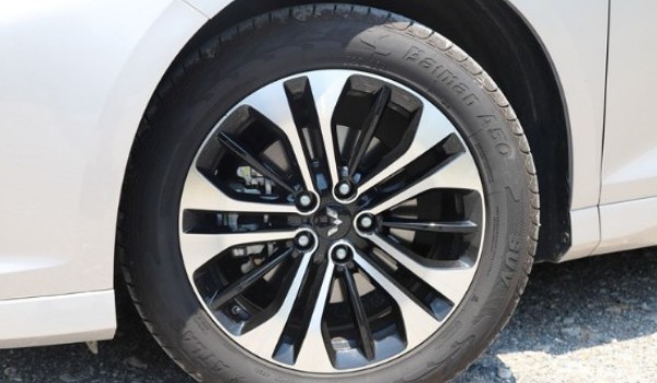 五菱凱捷輪胎尺寸多大 輪胎規格為225/55 r18
