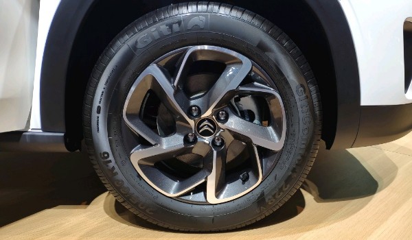 c3xr輪胎尺寸是多少 尺寸規格為205/60 r16