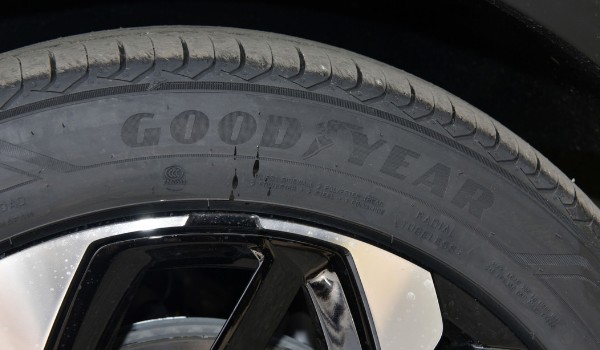 c3xr輪胎尺寸是多少 尺寸規格為205/60 r16