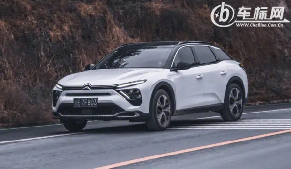 凡爾賽c5x動力怎么樣 馬力可達175匹(搭載1.6T發動機)
