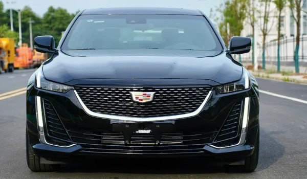邁騰和凱迪拉克ct5哪個(gè)好 ct5動(dòng)力更強(qiáng)(車長(zhǎng)4.9米)