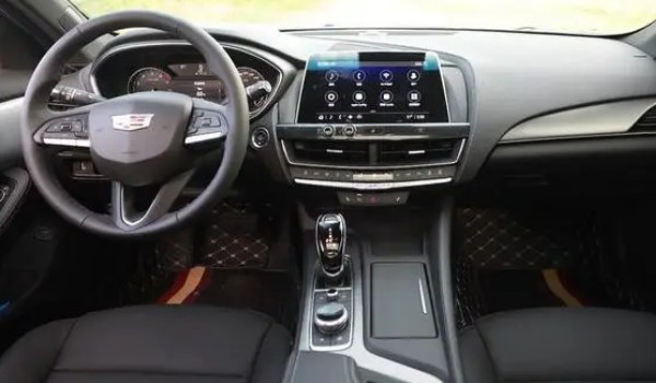 邁騰和凱迪拉克ct5哪個(gè)好 ct5動(dòng)力更強(qiáng)(車長(zhǎng)4.9米)