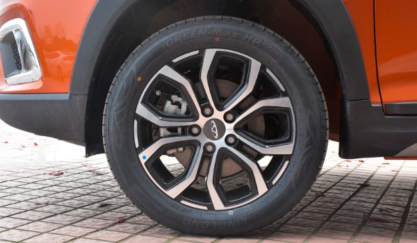 瑞虎3x輪胎規格是多少 尺寸為205/55 r16(胎寬205mm)