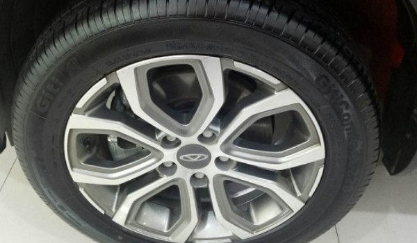 瑞虎3x輪胎規格是多少 尺寸為205/55 r16(胎寬205mm)