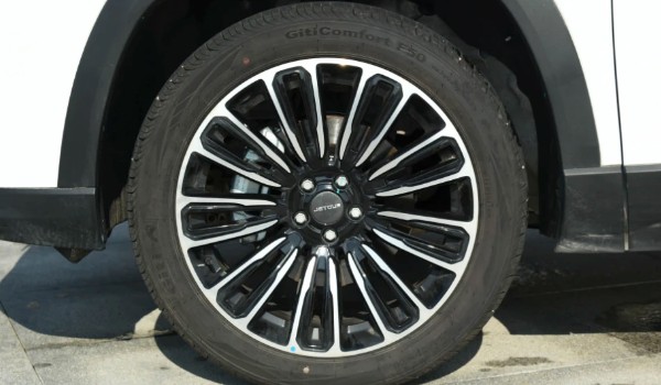 捷途x90plus輪胎型號規格 尺寸為255/45 r20(胎寬255mm)