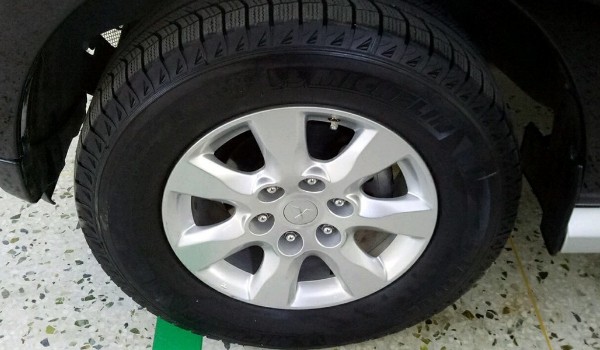 帕杰羅輪胎型號規格是多少 尺寸為285/40 r23(胎寬285mm)