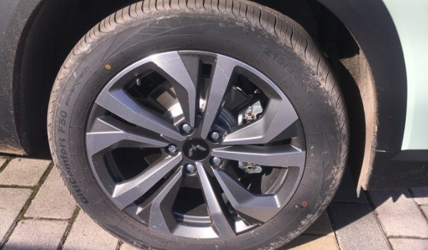 五菱星辰輪胎規格多少 尺寸為185/60 r15(胎寬185mm)