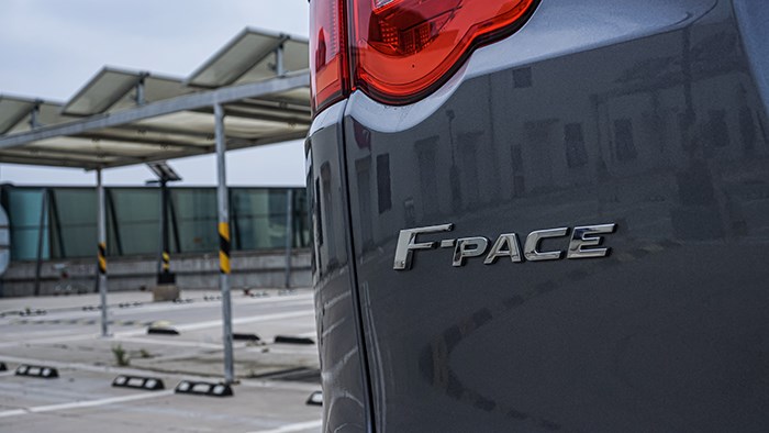 來自英倫獨特氣質 捷豹F-PACE 2.0T 賽旗版