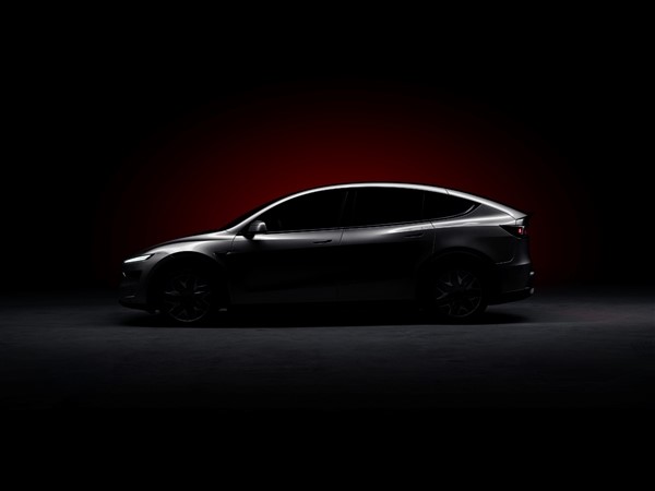 大六座來了！特斯拉Model Y L外觀正式公布：預(yù)估售價40萬 尾標(biāo)亮了