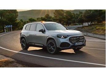 全新奔馳GLB發布：三叉戟大燈亮相，海外售價48.6萬起 封面圖