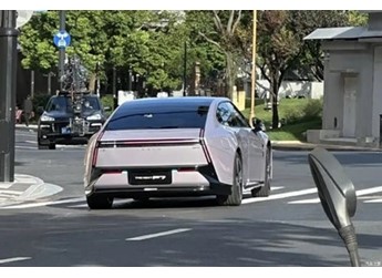 全新小鵬P7實車圖曝光 將三季度發(fā)布