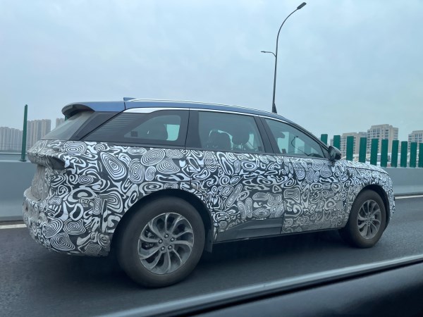 外觀大變樣!全新林肯航海家路試車曝光 采用全新設(shè)計(jì)語言