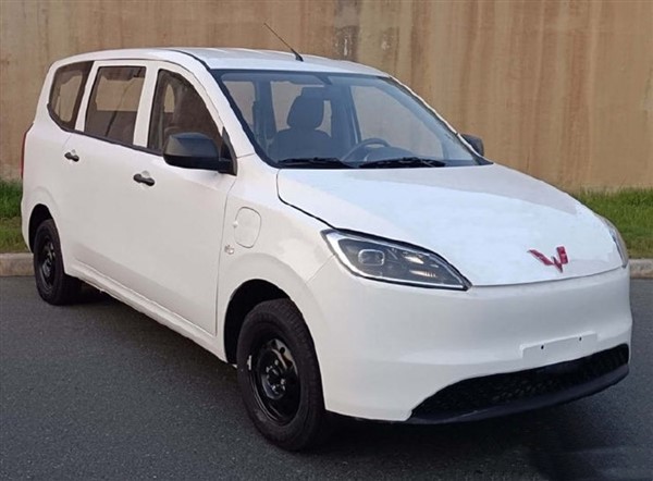 一代神車五菱宏光即將上新！外觀大變 新增純電版車型