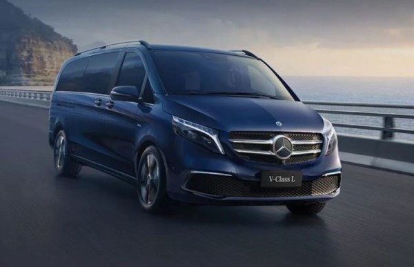 2022款奔馳V級正式上市 車頭可選兩種風(fēng)格 47.88萬起