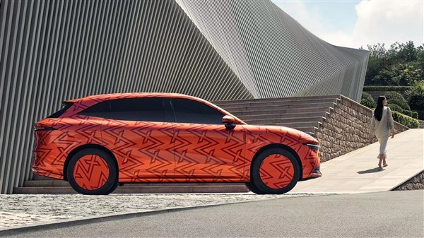 極氪新車型官方諜照曝光：終于有國產純電SUV不像Model Y了！